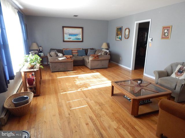 2035 ELBOW LN, Allentown, PA 18103