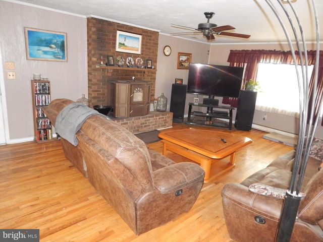 2035 ELBOW LN, Allentown, PA 18103