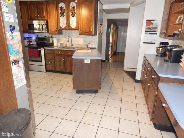 2035 ELBOW LN, Allentown, PA 18103