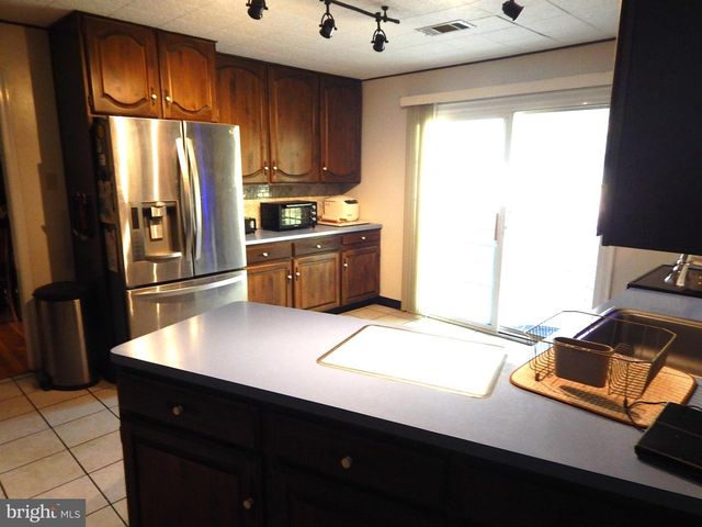 2035 ELBOW LN, Allentown, PA 18103