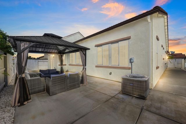 5049 Wood Way, Roseville, CA 95747