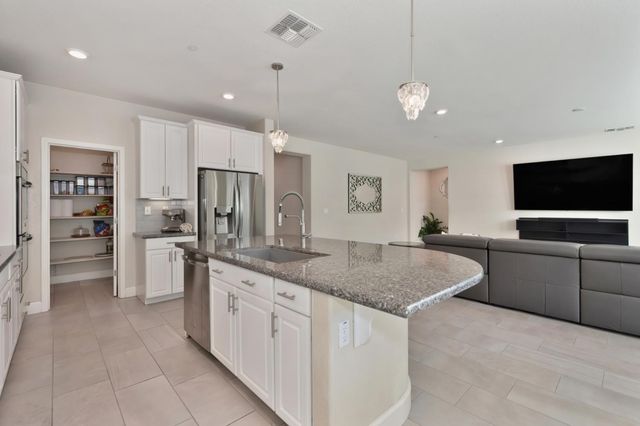 5049 Wood Way, Roseville, CA 95747