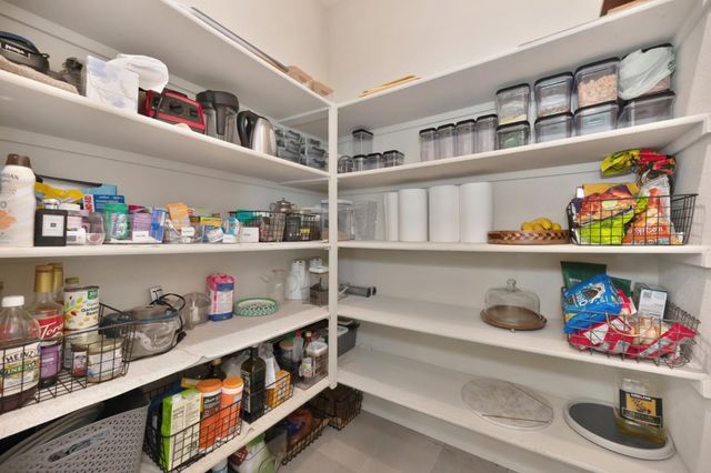 5049 Wood Way, Roseville, CA 95747