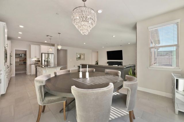 5049 Wood Way, Roseville, CA 95747