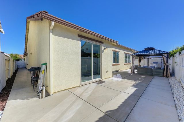 5049 Wood Way, Roseville, CA 95747