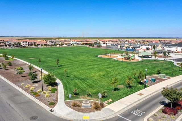 5049 Wood Way, Roseville, CA 95747