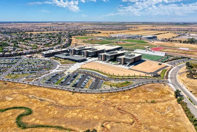 5049 Wood Way, Roseville, CA 95747