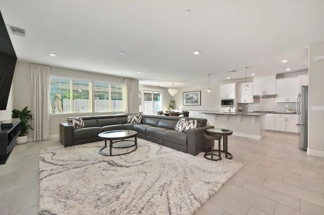 5049 Wood Way, Roseville, CA 95747