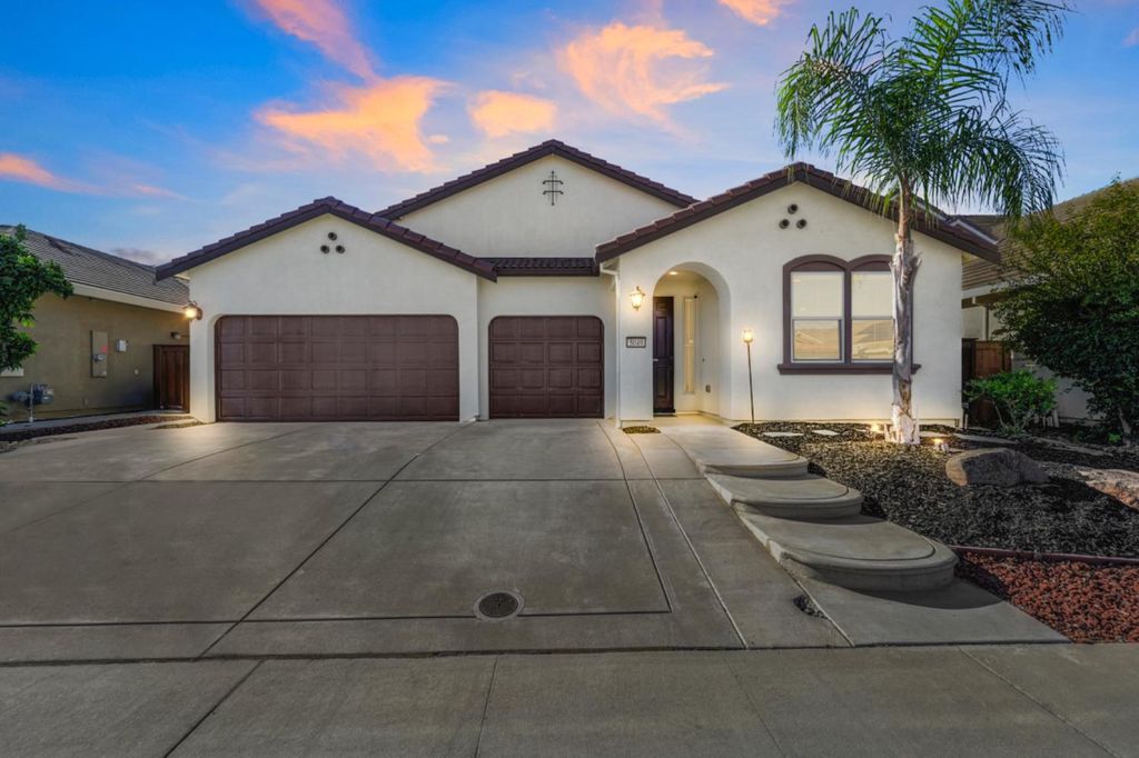 5049 Wood Way, Roseville, CA 95747