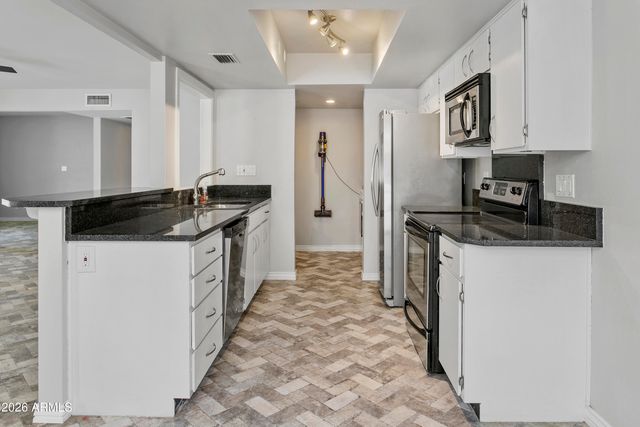 628 E BOCA RATON Road, Phoenix, AZ 85022