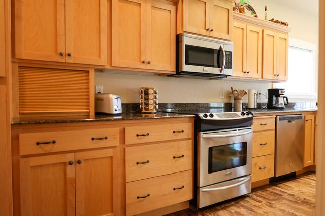 26 Pine Court, Eagle Point, OR 97524