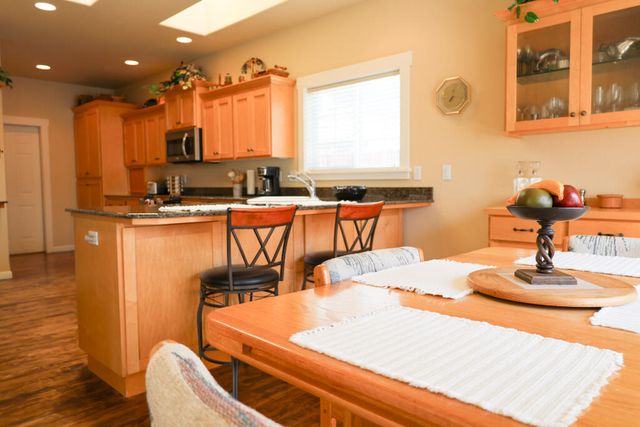 26 Pine Court, Eagle Point, OR 97524