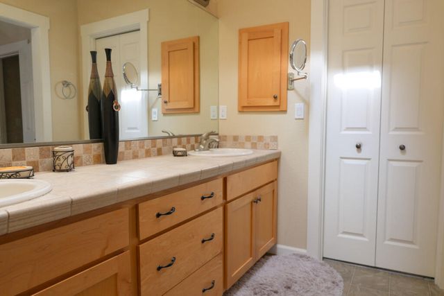 26 Pine Court, Eagle Point, OR 97524