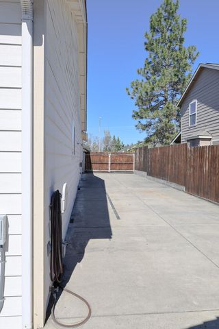 26 Pine Court, Eagle Point, OR 97524