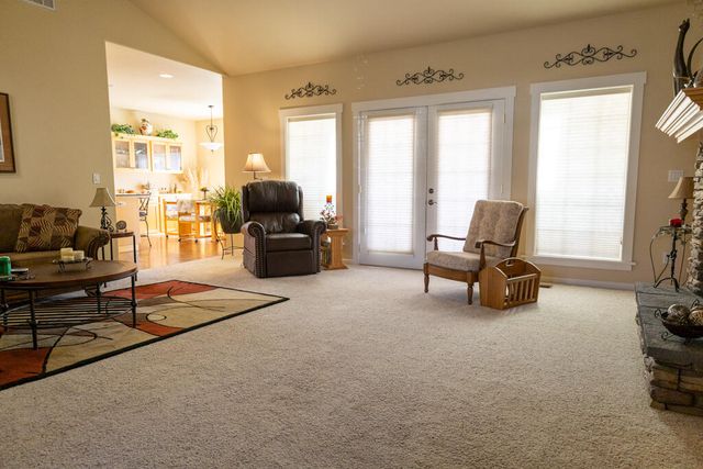 26 Pine Court, Eagle Point, OR 97524