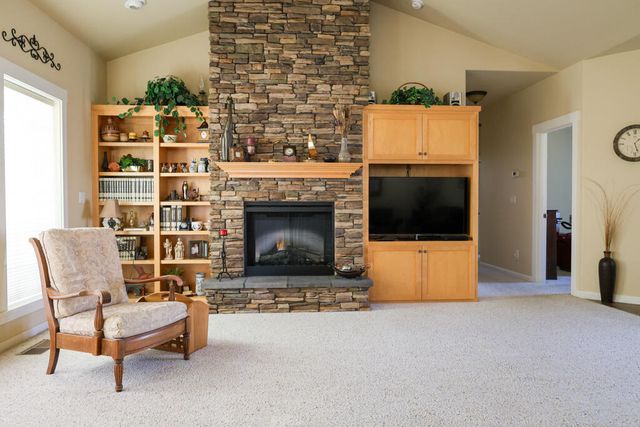 26 Pine Court, Eagle Point, OR 97524