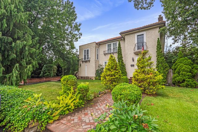 1484 164th Street, Beechhurst, NY 11357