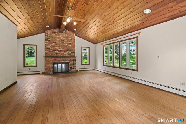 19 Crestwood Road, Monroe, CT 06468
