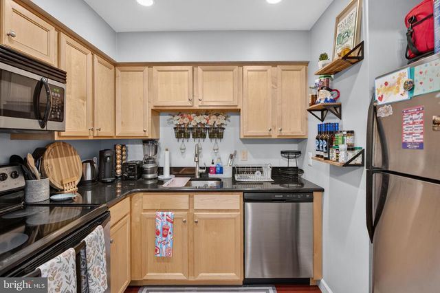 2052 LUCAS LN, Voorhees, NJ 08043