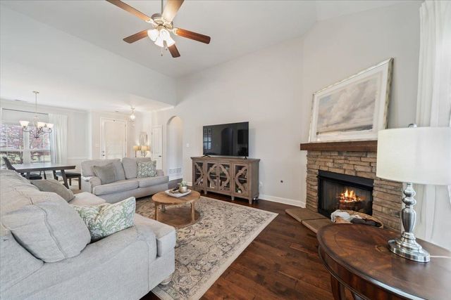 6303 CREEKSIDE LAKE DR, Arlington, TN 38002