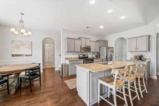 6303 CREEKSIDE LAKE DR, Arlington, TN 38002