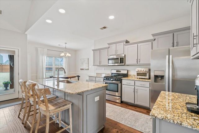 6303 CREEKSIDE LAKE DR, Arlington, TN 38002