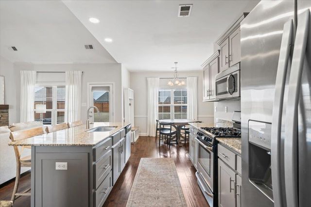 6303 CREEKSIDE LAKE DR, Arlington, TN 38002