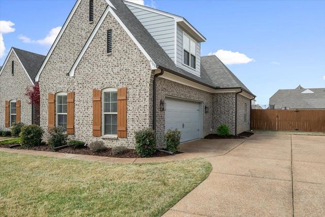 6303 CREEKSIDE LAKE DR, Arlington, TN 38002