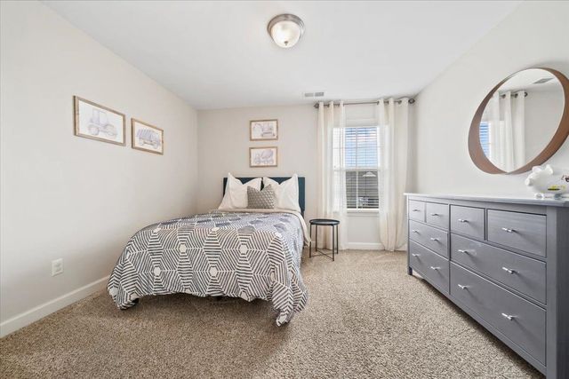 6303 CREEKSIDE LAKE DR, Arlington, TN 38002