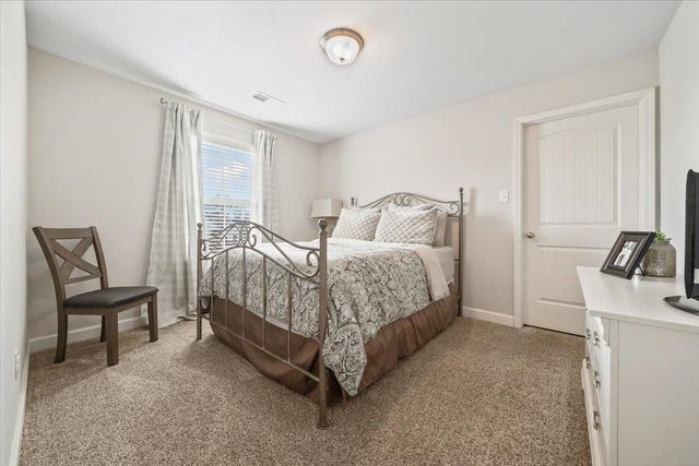 6303 CREEKSIDE LAKE DR, Arlington, TN 38002