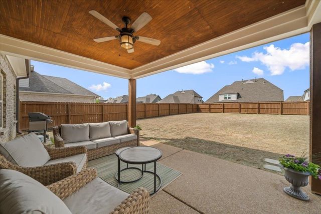 6303 CREEKSIDE LAKE DR, Arlington, TN 38002