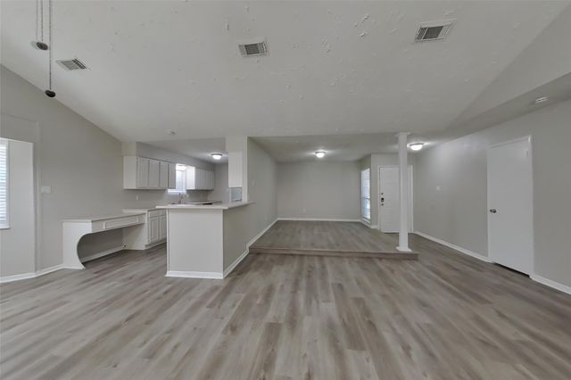 2211 Rambling Brook Drive, Spring Branch, TX 77373
