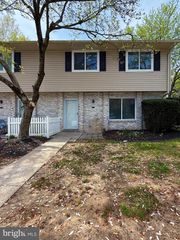 315 VILLAGE WALK #315, Exton, PA 19341