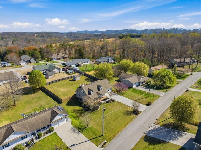 2727 Kenwood Drive, Athens, TN 37303