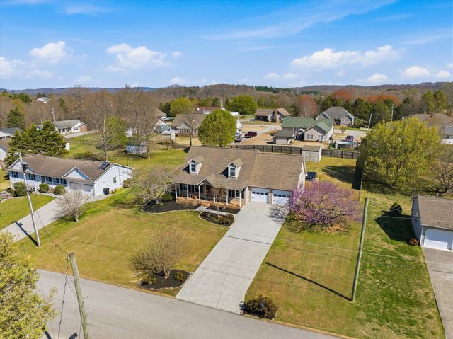 2727 Kenwood Drive, Athens, TN 37303