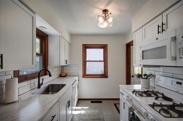 3929 56th Street, Des Moines, IA 50310