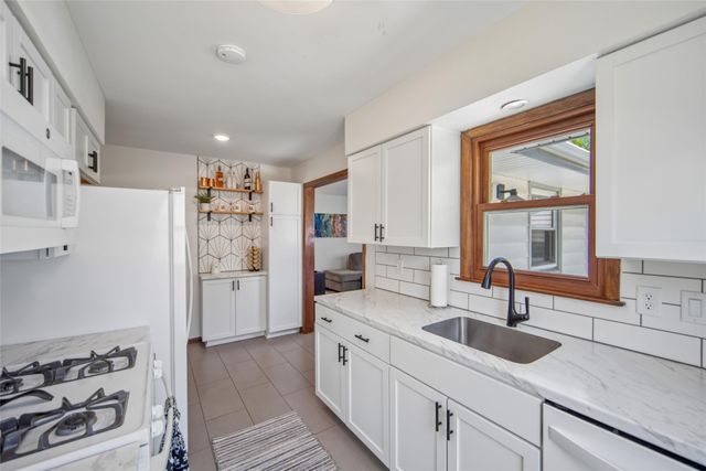 3929 56th Street, Des Moines, IA 50310