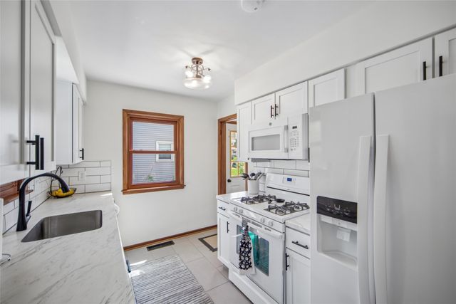3929 56th Street, Des Moines, IA 50310