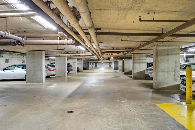 2000 Saint Regis Drive 4G, Lombard, IL 60148