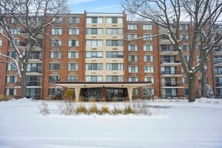2000 Saint Regis Drive 4G, Lombard, IL 60148