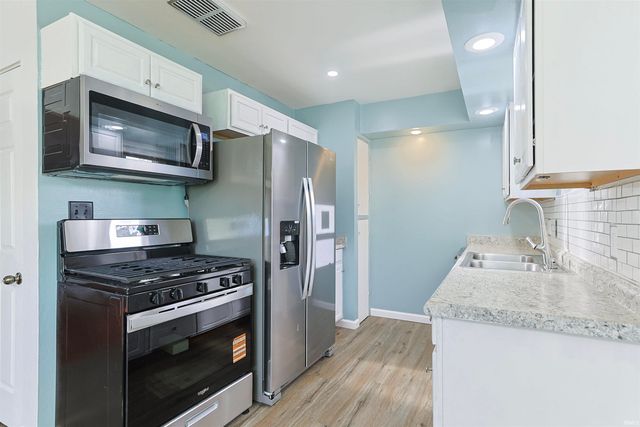 1228 Ironwood Drive, South Bend, IN 46617