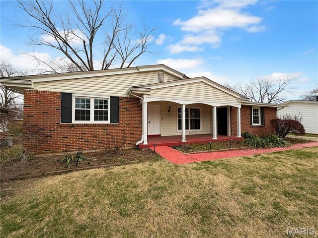 3325 Steed Drive, Florissant, MO 63033