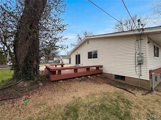 3325 Steed Drive, Florissant, MO 63033