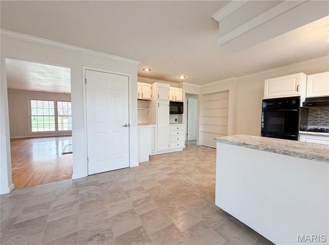 3325 Steed Drive, Florissant, MO 63033