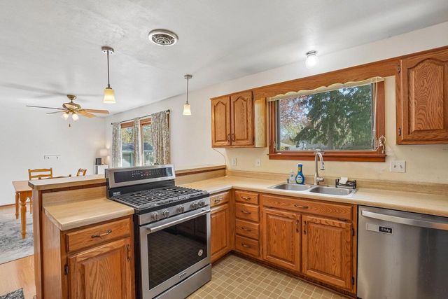 2505 Sara Road, Madison, WI 53711