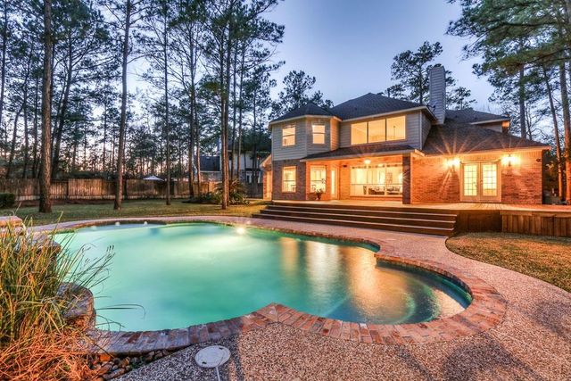 6 Greycrest Place, The Woodlands, TX 77382