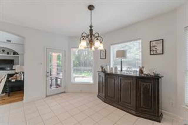 6 Greycrest Place, The Woodlands, TX 77382