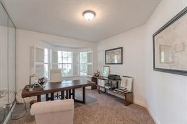 6 Greycrest Place, The Woodlands, TX 77382