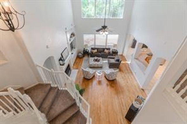 6 Greycrest Place, The Woodlands, TX 77382