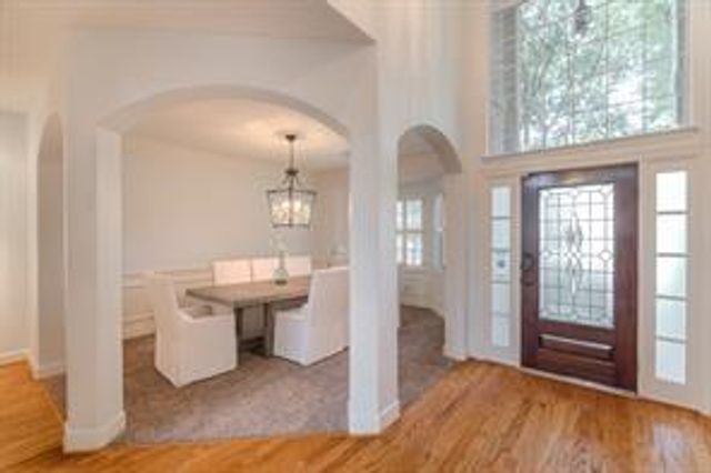 6 Greycrest Place, The Woodlands, TX 77382